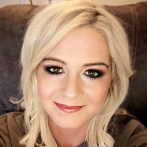 Meet your Posher, Dena